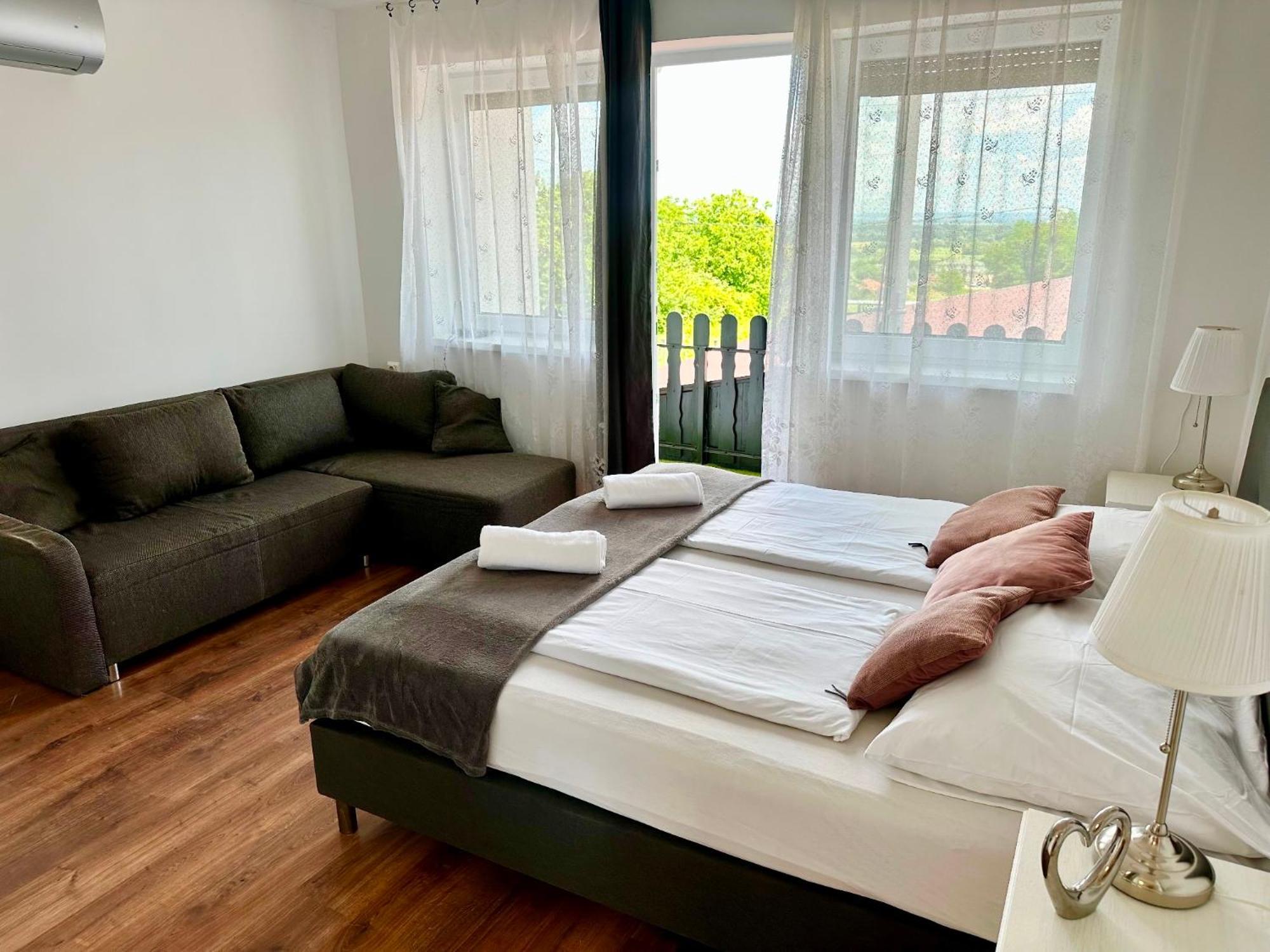 Szent Orban Panzio - Kutyabarat Apartmanok Zalakaros Bagian luar foto