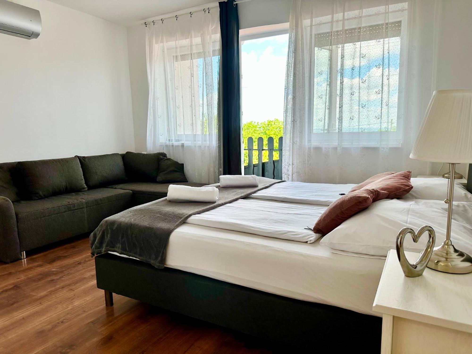 Szent Orban Panzio - Kutyabarat Apartmanok Zalakaros Bagian luar foto