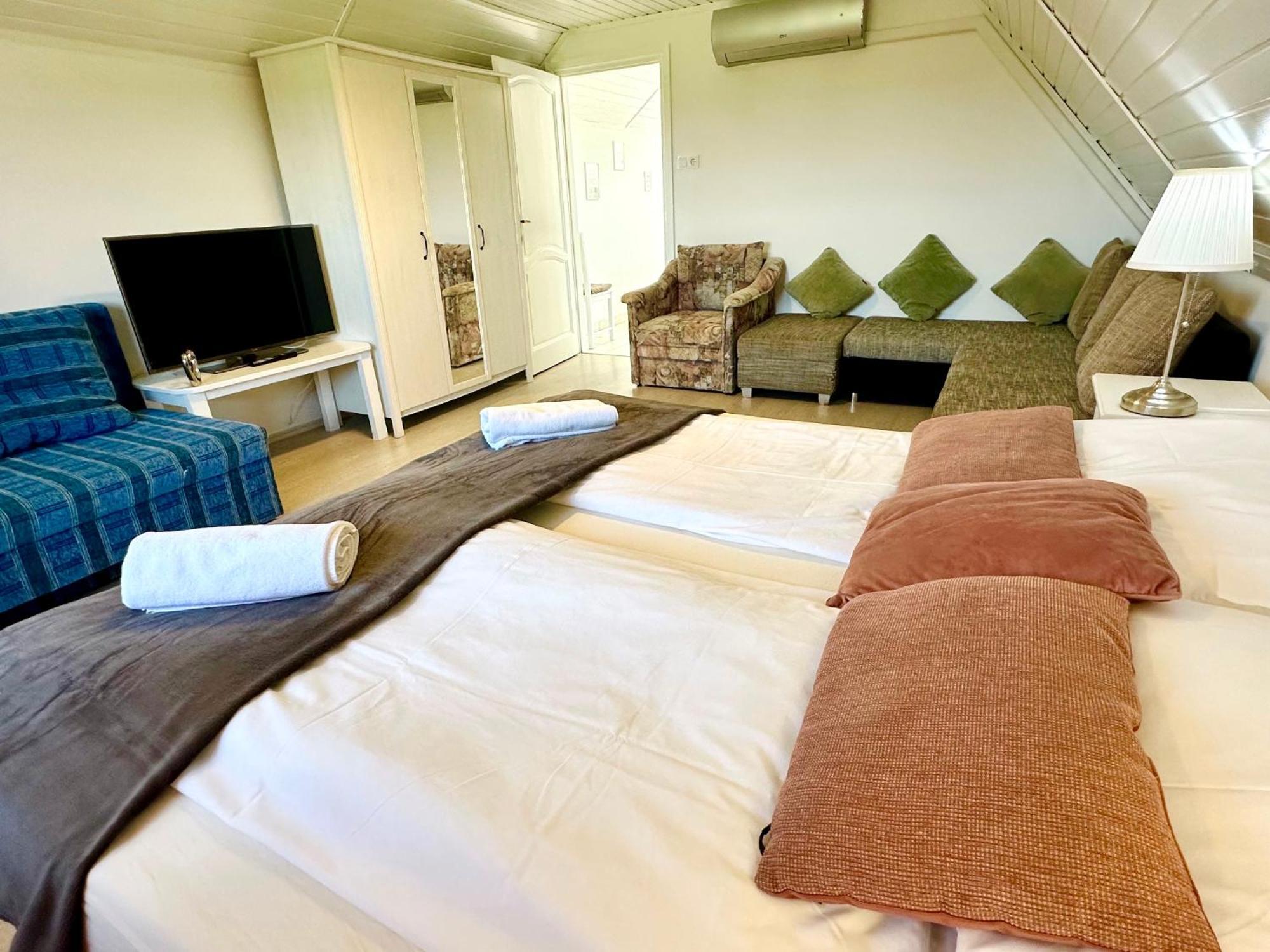 Szent Orban Panzio - Kutyabarat Apartmanok Zalakaros Bagian luar foto
