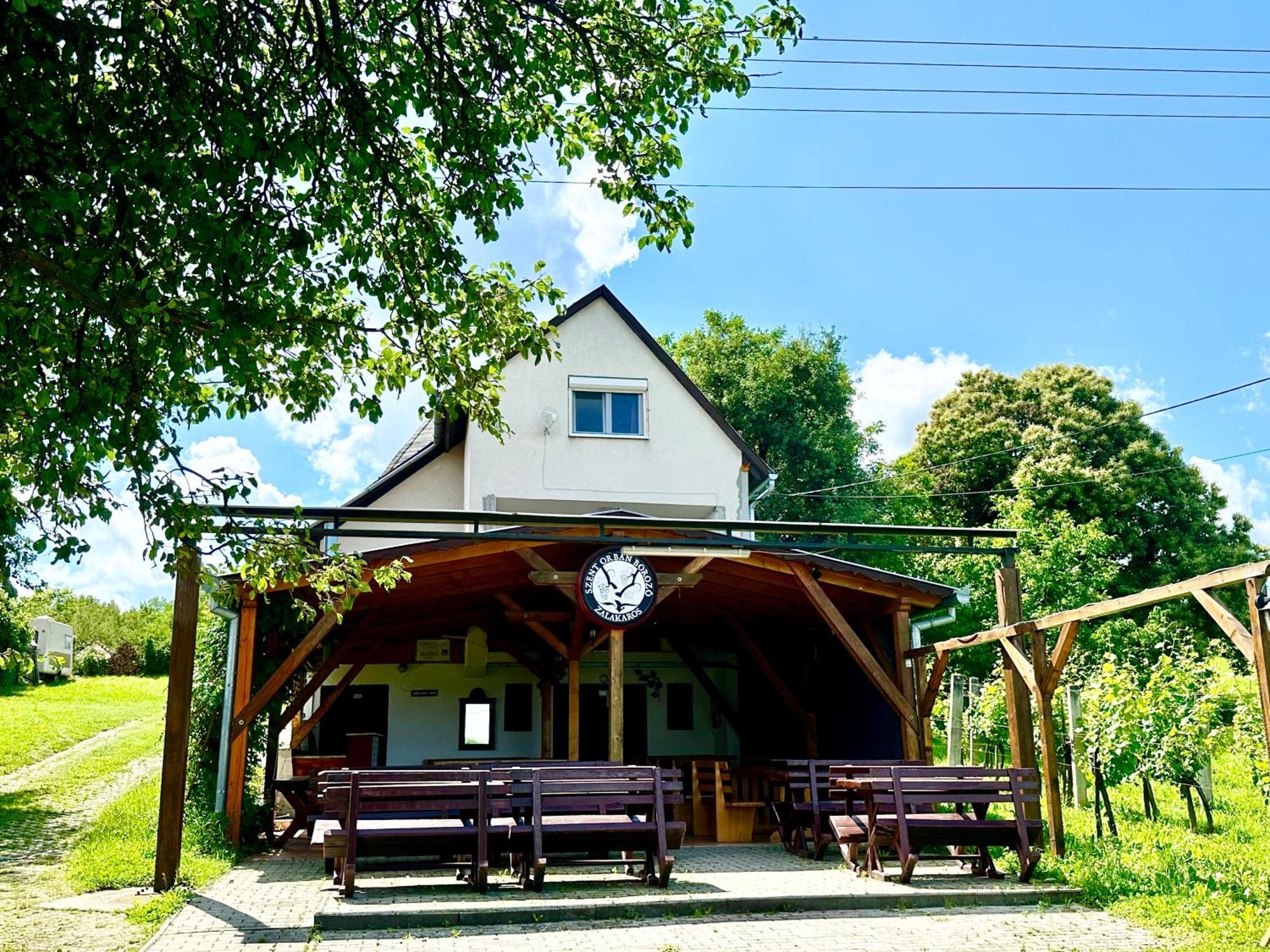Szent Orban Panzio - Kutyabarat Apartmanok Zalakaros Bagian luar foto